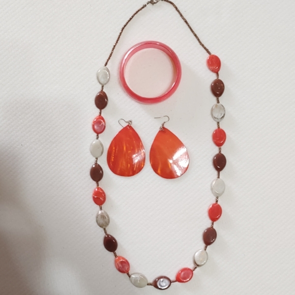 Beautiful Orange Cream And Brown Necklace Set - Picture 2 of 6
